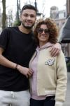 Amsterdam 16 maart 2022
Karin de Rooij met haar zoon Nigel op de cornelis schuytstraat