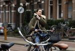 Amsterdam 16 maart 2022
Kim v Kooten op de fiets in Amsterdam zuid
