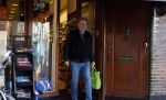 Amsterdam 19 maart 2022
Maarten Spanjer doet boodschappen op de cornelis schuytstraat