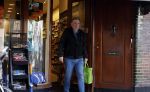 Amsterdam 19 maart 2022
Maarten Spanjer doet boodschappen op de cornelis schuytstraat