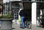 Amsterdam 19 maart 2022
Maarten Spanjer doet boodschappen op de cornelis schuytstraat