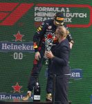 Zandvoort 4 september 2022
Nederlandse F1 Grand Prix op circuit Zandvoort.
Het podium met Max Verstappen 1e George Rusell 2e en Charles Leclerc 3e. Prins Bernhard reikt de prijzen uit.