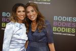 Amsterdam 24 augustus 2022
Oremiere Bodies Bodies Bosies van Halina Reijn in Tuschinski . Patty Brard kwam met haar dochter Priscilla Nasi