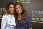 Amsterdam 24 augustus 2022
Oremiere Bodies Bodies Bosies van Halina Reijn in Tuschinski . Patty Brard kwam met haar dochter Priscilla Nasi