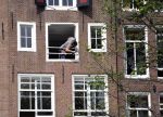 Amsterdam 1 augustus 2022
Het nieuwe huis van prinses Amalia wordt helemaal verbouwd . Er zijn nu ook veiligheids camera's opgehangen . Grachtenpand.