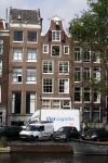 Amsterdam 1 augustus 2022
Het nieuwe huis van prinses Amalia wordt helemaal verbouwd . Er zijn nu ook veiligheids camera's opgehangen . Grachtenpand.