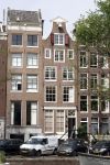 Amsterdam 1 augustus 2022
Het nieuwe huis van prinses Amalia wordt helemaal verbouwd . Er zijn nu ook veiligheids camera's opgehangen . Grachtenpand.
