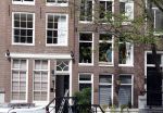 Amsterdam 1 augustus 2022
Het nieuwe huis van prinses Amalia wordt helemaal verbouwd . Er zijn nu ook veiligheids camera's opgehangen . Grachtenpand.
