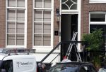 Amsterdam 1 augustus 2022
Het nieuwe huis van prinses Amalia wordt helemaal verbouwd . Er zijn nu ook veiligheids camera's opgehangen . Grachtenpand.