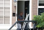 Amsterdam 1 augustus 2022
Het nieuwe huis van prinses Amalia wordt helemaal verbouwd . Er zijn nu ook veiligheids camera's opgehangen . Grachtenpand.