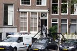 Amsterdam 1 augustus 2022
Het nieuwe huis van prinses Amalia wordt helemaal verbouwd . Er zijn nu ook veiligheids camera's opgehangen . Grachtenpand.
