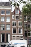 Amsterdam 1 augustus 2022
Het nieuwe huis van prinses Amalia wordt helemaal verbouwd . Er zijn nu ook veiligheids camera's opgehangen . Grachtenpand.
