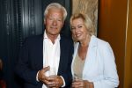 Den Haag 2 september 2022
Onthulling beeld Anneke Gronloh in de schouwburg van Den Haag . Ria Valk met partner