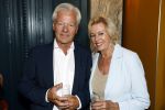 Den Haag 2 september 2022
Onthulling beeld Anneke Gronloh in de schouwburg van Den Haag . Ria Valk met partner
