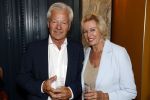 Den Haag 2 september 2022
Onthulling beeld Anneke Gronloh in de schouwburg van Den Haag . Ria Valk met partner