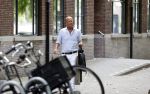 Amsterdam 21 augustus 2022
Astrid Joosten en haar man Rob Peters arriveren met boodschappen bij hun huis in Amsterdam zuid