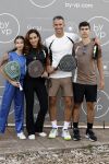 Capelle aan de IJssel 7 september 2022
Presentatie kleinglijn voor Padel van Robin van Persie en zijn vrouw Bouchra v Persie. Robin met zijn vrouw Bouchra zoon Shaqueel en Dina Layla