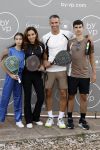 Capelle aan de IJssel 7 september 2022
Presentatie kleinglijn voor Padel van Robin van Persie en zijn vrouw Bouchra v Persie. Robin met zijn vrouw Bouchra zoon Shaqueel en Dina Layla
