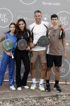 Capelle aan de IJssel 7 september 2022
Presentatie kleinglijn voor Padel van Robin van Persie en zijn vrouw Bouchra v Persie. Robin met zijn vrouw Bouchra zoon Shaqueel en Dina Layla