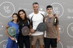 Capelle aan de IJssel 7 september 2022
Presentatie kleinglijn voor Padel van Robin van Persie en zijn vrouw Bouchra v Persie. Robin met zijn vrouw Bouchra zoon Shaqueel en Dina Layla