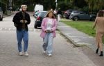 Loenen aan de Vecht 15 september 2022
Roxeanne Hazes gaat voorleen op basisschool Ludgerus in Loenen waar ze zelf vroegr op heeft gezeten . Haar vriend Erik Swennes is er ook bij.