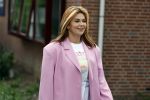 Loenen aan de Vecht 15 september 2022
Roxeanne Hazes gaat voorleen op basisschool Ludgerus in Loenen waar ze zelf vroegr op heeft gezeten . Haar vriend Erik Swennes is er ook bij.