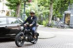 Amsterdam 1 augustus 2022
Ruud Gullit op zijn electrische Brekr scooter in Amsterdam zuid.