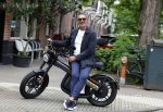 Amsterdam 1 augustus 2022
Ruud Gullit op zijn electrische Brekr scooter in Amsterdam zuid.