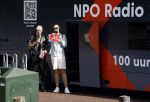 Blaricum 7 september 2022
Ruud de Wild en Gijs Staverman toeren met deRadio2 collectebus door nederland om geld op te halen voor het KWF. in Blaricum gingen ze bij ijssalon de HOOP langs.