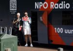 Blaricum 7 september 2022
Ruud de Wild en Gijs Staverman toeren met deRadio2 collectebus door nederland om geld op te halen voor het KWF. in Blaricum gingen ze bij ijssalon de HOOP langs.