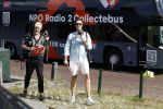 Blaricum 7 september 2022
Ruud de Wild en Gijs Staverman toeren met deRadio2 collectebus door nederland om geld op te halen voor het KWF. in Blaricum gingen ze bij ijssalon de HOOP langs.