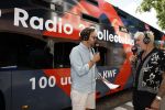 Blaricum 7 september 2022
Ruud de Wild en Gijs Staverman toeren met deRadio2 collectebus door nederland om geld op te halen voor het KWF. in Blaricum gingen ze bij ijssalon de HOOP langs.