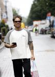 Amsterdam 27 juli 2023
Andre Hazes doet boodschap voor Monique op de PC Hooftstraat.