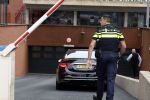 Rotterdam en Berkel en Rodenrijs 24 augustus 2023
Andre Hazes en Monique Westenberg arriveren in geblindeerde limo bij de rechtbank van Rotterdam ivm rechtszaak over dat hun zoontje Dre van school gehouden is  voor vakantie . Daarna rijden ze naar hun huis in Berkel. Er is veel pers op af gekomen . De Politie ving hen op bij de rechtbank.
