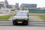 Rotterdam en Berkel en Rodenrijs 24 augustus 2023
Andre Hazes en Monique Westenberg arriveren in geblindeerde limo bij de rechtbank van Rotterdam ivm rechtszaak over dat hun zoontje Dre van school gehouden is  voor vakantie . Daarna rijden ze naar hun huis in Berkel. Er is veel pers op af gekomen . De Politie ving hen op bij de rechtbank.