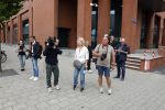 Rotterdam en Berkel en Rodenrijs 24 augustus 2023
Andre Hazes en Monique Westenberg arriveren in geblindeerde limo bij de rechtbank van Rotterdam ivm rechtszaak over dat hun zoontje Dre van school gehouden is  voor vakantie . Daarna rijden ze naar hun huis in Berkel. Er is veel pers op af gekomen . De Politie ving hen op bij de rechtbank.