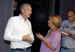 Barneveld 23 augustus 2023
Dorian Bindels en Soy Kroon gaan de mannelijke hoofdrollen spelen in 40-45 de Musical die door Studio 100 geproduceerd wordt . De vrouwelijke hoofdrollen worden vertolkt door Niniane Everaert en Gaia Aikman .De voorstelling gaat spelen in de midden Nederland hallen. Gert Verhulst is de bedenker. Renze Klamer presenteert het .