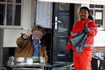 Amsterdam 4 augustus 2023
Peter faber op zijn vaste terras in het centrum van Amsterdam pratend met een vuilnisman .