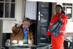 Amsterdam 4 augustus 2023
Peter faber op zijn vaste terras in het centrum van Amsterdam pratend met een vuilnisman .