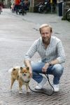 Haarlem 3 augustus 2023
Raymond Mens met zijn hond in het centrum van Haarlem .