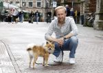 Haarlem 3 augustus 2023
Raymond Mens met zijn hond in het centrum van Haarlem .