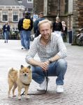 Haarlem 3 augustus 2023
Raymond Mens met zijn hond in het centrum van Haarlem .
