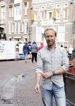 Haarlem 3 augustus 2023
Raymond Mens met zijn hond in het centrum van Haarlem .