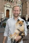Haarlem 3 augustus 2023
Raymond Mens met zijn hond in het centrum van Haarlem .
