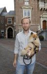 Haarlem 3 augustus 2023
Raymond Mens met zijn hond in het centrum van Haarlem .