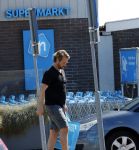 Zuiderwoude Marken 20 augustus 2023
Thijs Romer rijdt in zijn volkswagen Polo van zijn huis naar de Albert Heijn om boodschappen te doen .