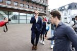 Assen 25 juli 2023
Rechtszaak Thijs Romer in de rechtbank van Assen Zijn moeder vader  Peter Romer en stiefmoeder kwamen met hem mee. Zijn advocaat is Wikke Monster