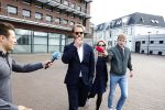 Assen 25 juli 2023
Rechtszaak Thijs Romer in de rechtbank van Assen Zijn moeder vader  Peter Romer en stiefmoeder kwamen met hem mee. Zijn advocaat is Wikke Monster