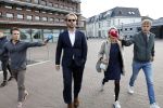 Assen 25 juli 2023
Rechtszaak Thijs Romer in de rechtbank van Assen Zijn moeder vader  Peter Romer en stiefmoeder kwamen met hem mee. Zijn advocaat is Wikke Monster