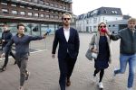 Assen 25 juli 2023
Rechtszaak Thijs Romer in de rechtbank van Assen Zijn moeder vader  Peter Romer en stiefmoeder kwamen met hem mee. Zijn advocaat is Wikke Monster